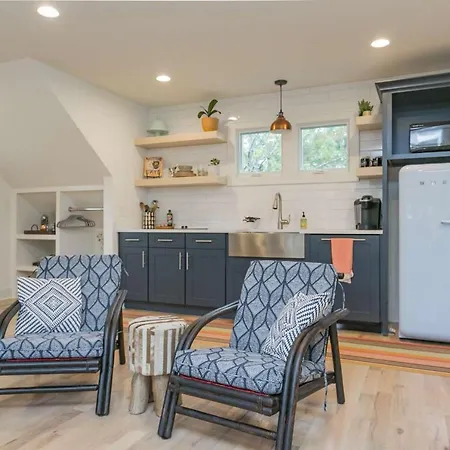 Calvin Garden Getaway Villa